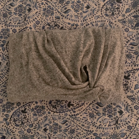 tie deatailed long sleeve - Picture 1 of 3